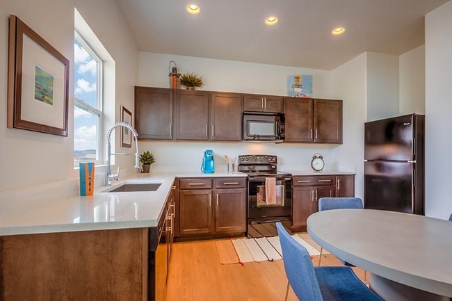 Diamond Ridge Townhomes