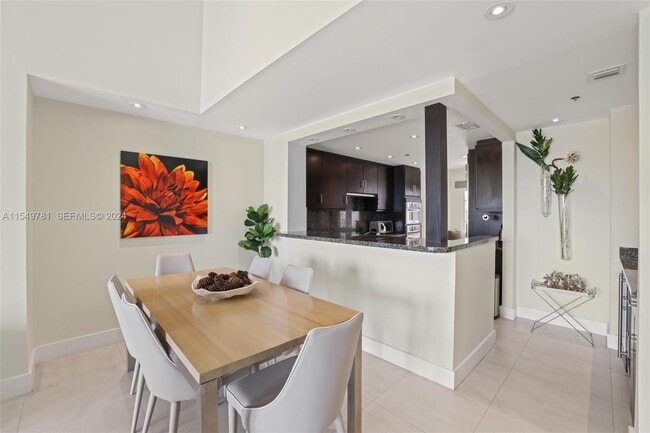 2442 Fisher Island Dr Unidad 5402