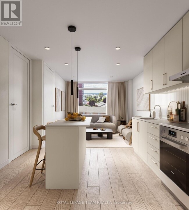 Photo - 398 Roosevelt Ave