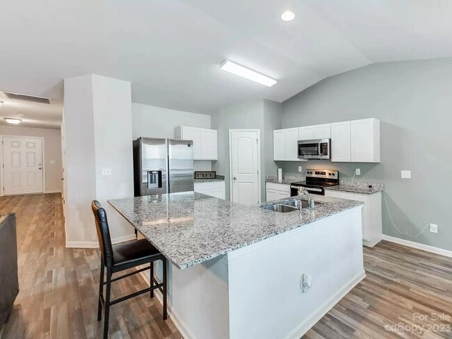 Photo - 1016 Amberlight Circle