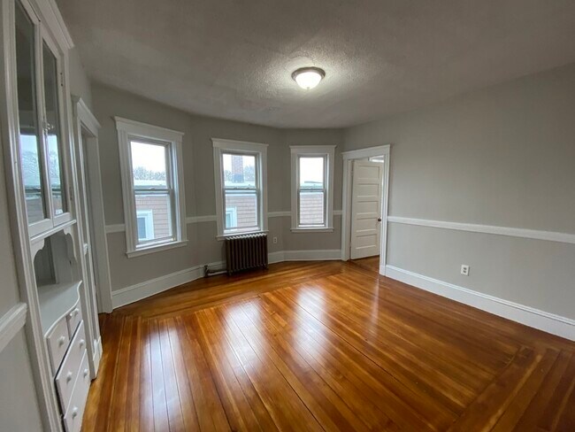 Building Photo - 38 Bellevue St Unit 2