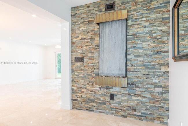 Photo - 1130 Lugo Ave