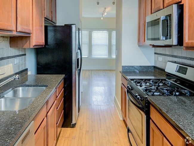 Building Photo - 3453 N Wolcott Ave Unit 3 Rental