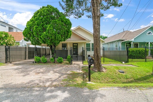 Photo - 212 N Hutcheson St Casa