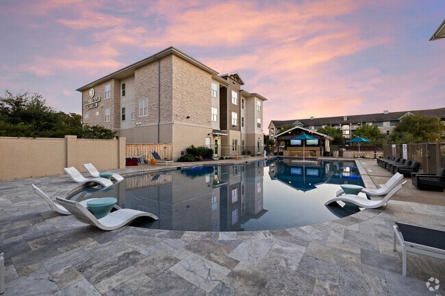 Building Photo - Holleman Crossing Rental