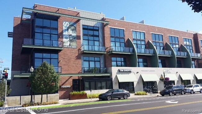 Building Photo - 211 E 9 Mile Rd Unit 215