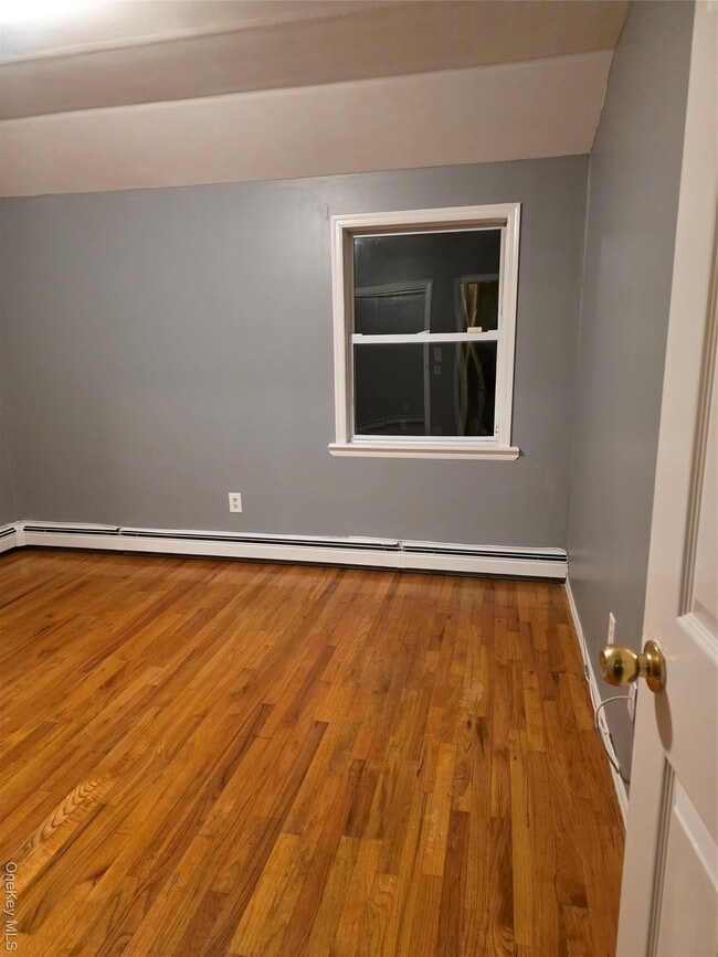 Photo - 254-13 Francis Lewis Blvd