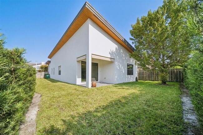 Photo - 7635 NW 103rd Pl