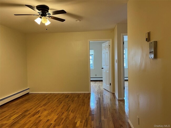 Photo - 410 Jericho Tpke Unit 2B