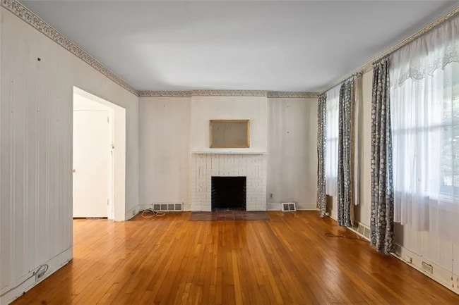 Photo - 6344 Alderson St