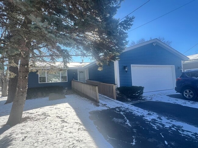 Building Photo - 37 N Channel Dr