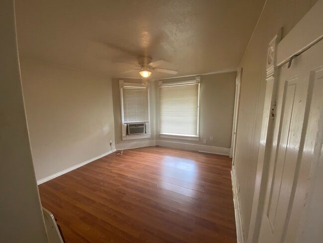 Building Photo - 326 N Philadelphia Ave Unit A