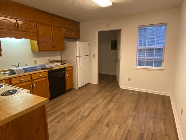 Photo - 2 Bedroom 1 Bath duplex, new flooring, new...