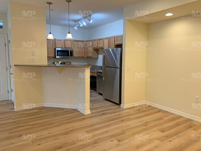 Photo - 2133 Krisron Rd Unidad C104