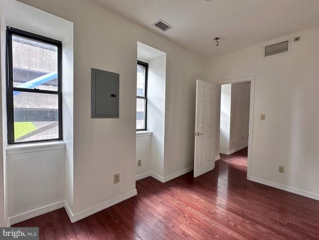 Photo - 118 S 12th St Unit 4R