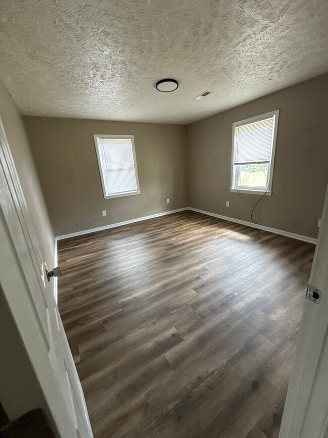 Photo - 916 Monroe Ave