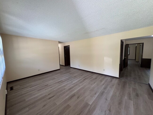 Photo - 1103 S Paula Ave