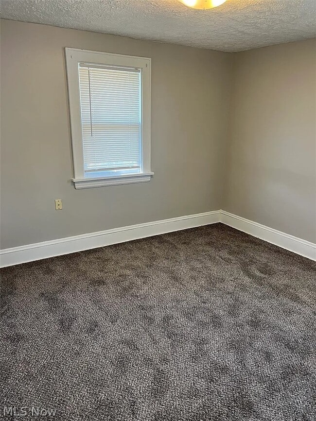 Photo - 783 Leonard St