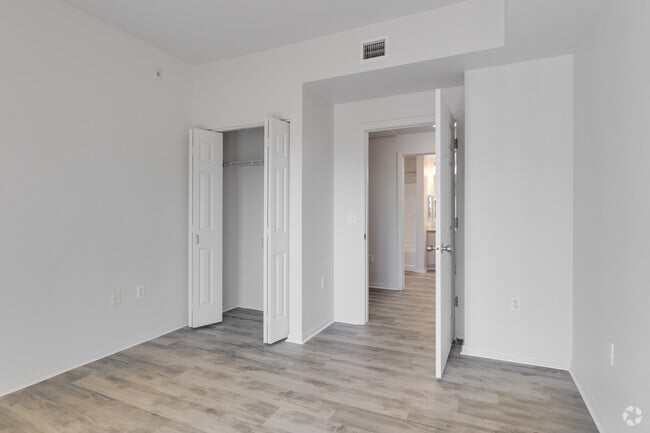 1BR, 1BA - 478SF