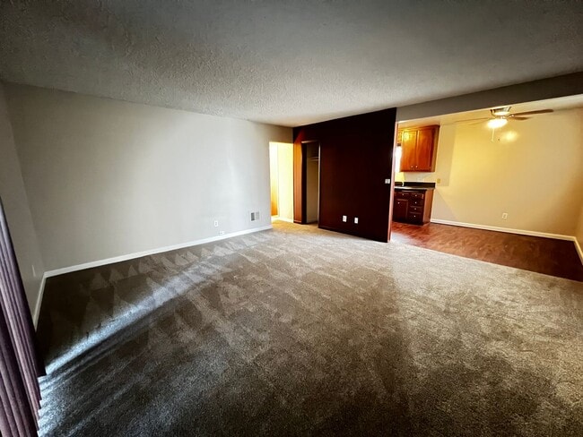 Photo - 2 Bedroom 1.5 Bath Apartment for Rent in Whittier Unit 11798 Beverly Blvd D