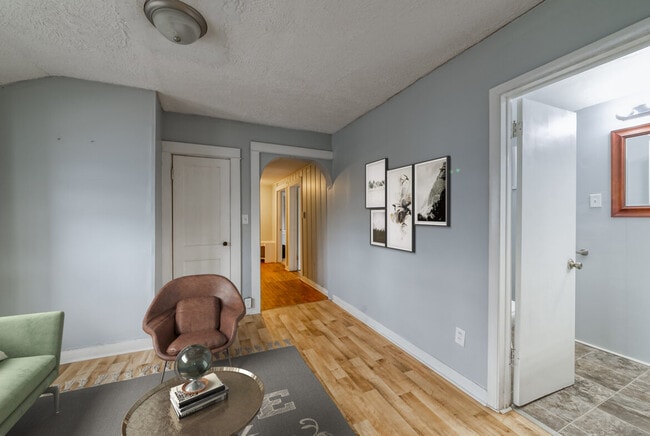 Photo - 224 Crest St Unit 2