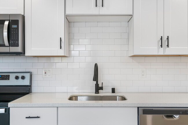 Photo - 549 Index Plz NE Unit A