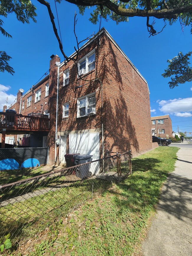 Photo - 2601 N Heald St
