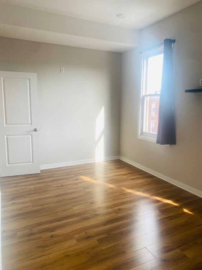 1827 W Diamond St Unit F