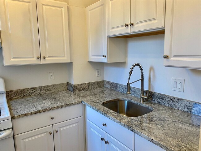 Photo - 225 E Berkeley St Unit 4