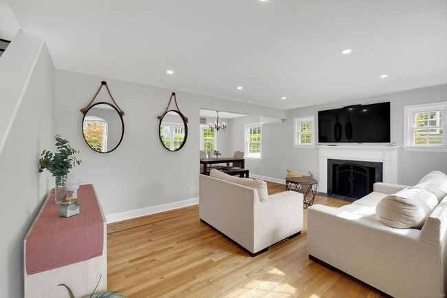 Photo - 27 Willowbrook Pl