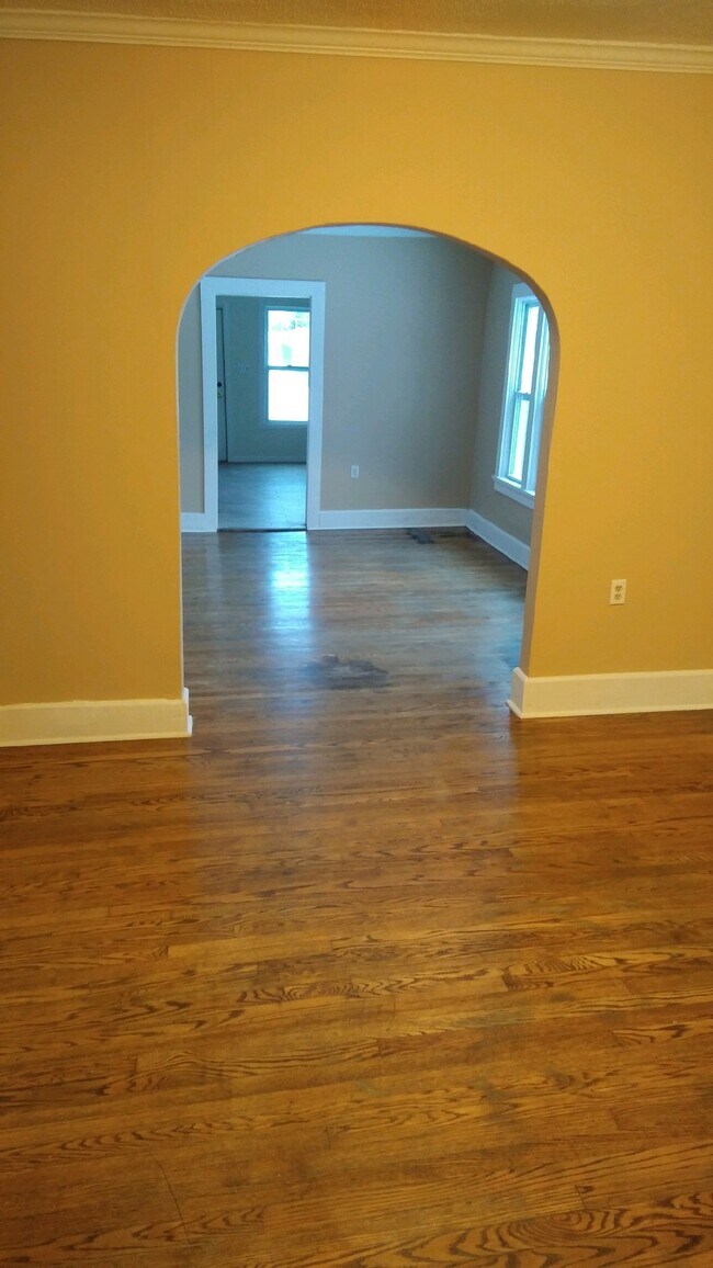 Photo - 2108 N Hubbard St