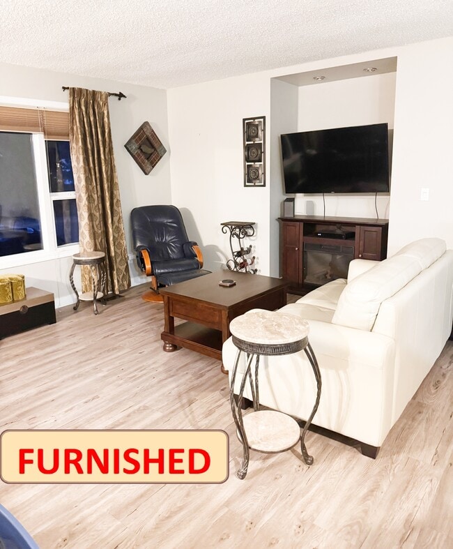 Photo - 9103-996A 96A Ave