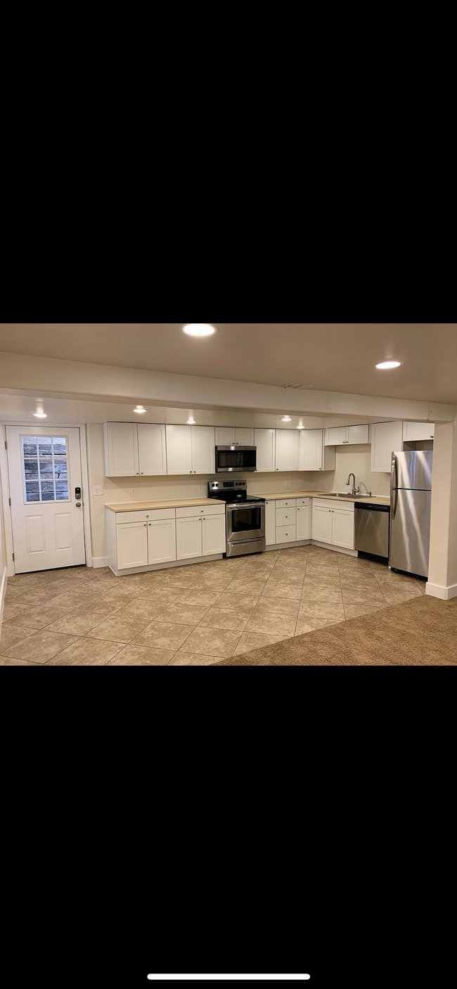 Photo - 550 S 1500 E Unit Beautiful Provo Basement Apartment!