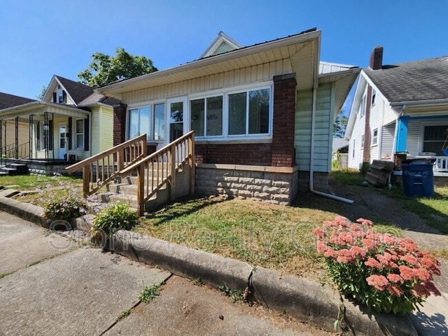 Building Photo - 523 S 19th St