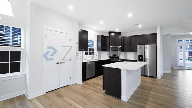 Photo - 8209 Warbler Wy