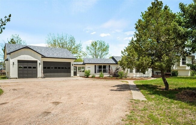 Building Photo - Grand View Estates - 4bd 4ba 2acres FOR RENT!