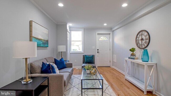 Photo - 304 S Wolfe St