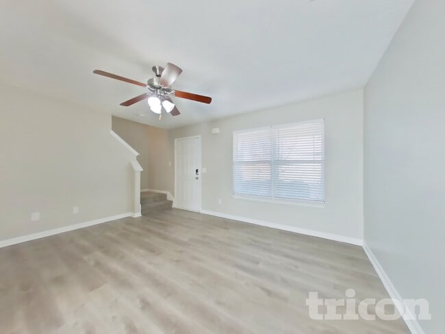 1301 Rainglen Cove