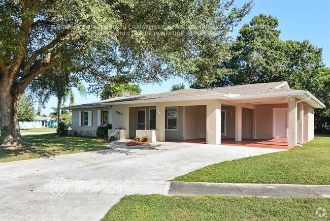 Building Photo - 801 SW Ivanhoe Dr Rental
