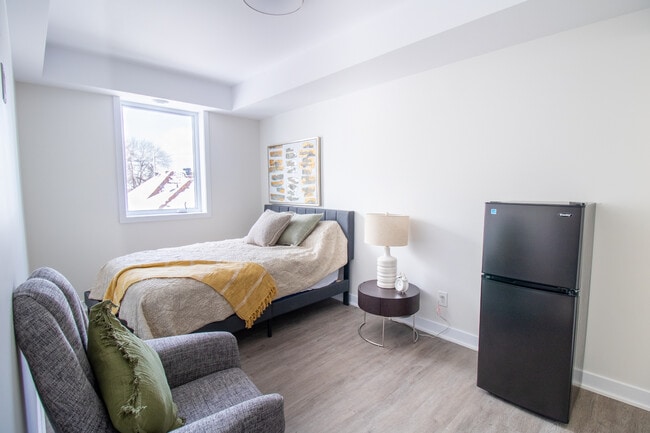 Photo - 4-bedroom, 1 washrooms apartment - 5 minutes walk from CarletonU Unité 102