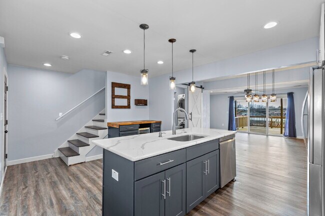 Photo - Beachside Living with Beautiful Water Views Unidad #B