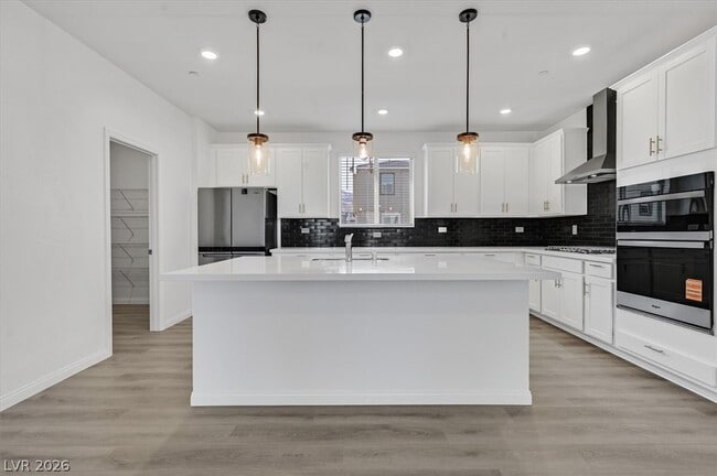 Photo - 1520 Little Penguin St