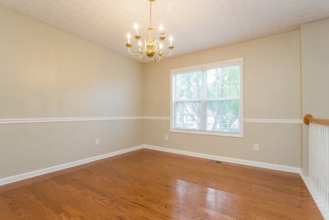 Photo - 335 Shadowbrooke Cir SW