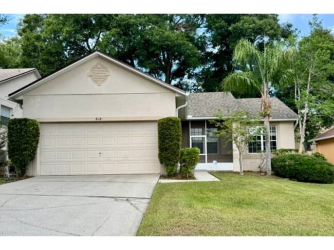 Building Photo - Beautiful 3 Bedroom, 2 Bath Home with Fresh Paint, New Carpet and Fenced Yard!