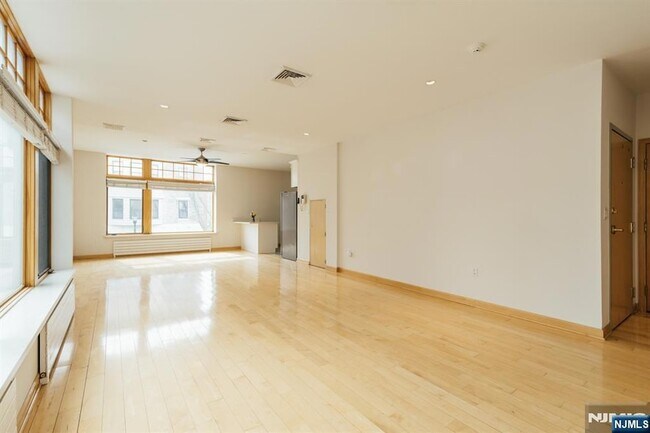 Photo - 30 Park Ave Unit 2