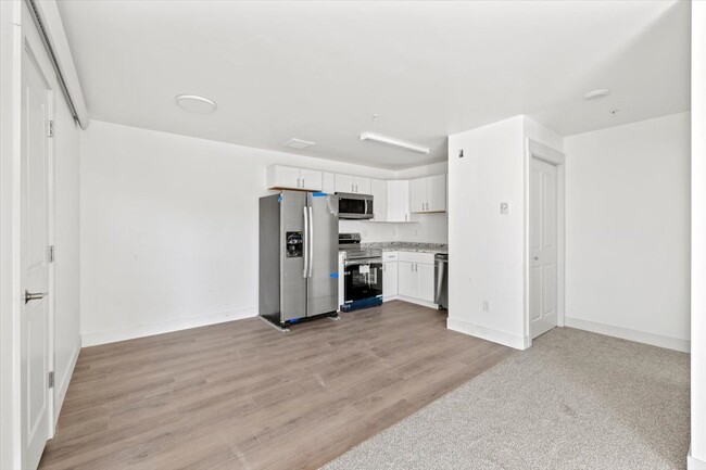 Building Photo - Clubmoss Apartments