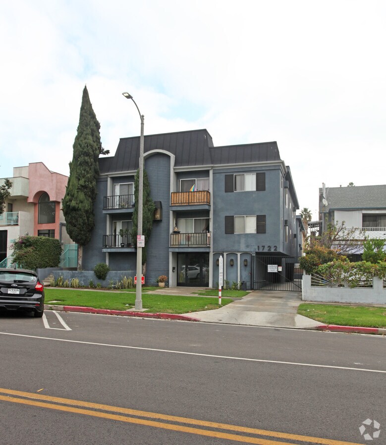 Photo - 1722 Winona Blvd