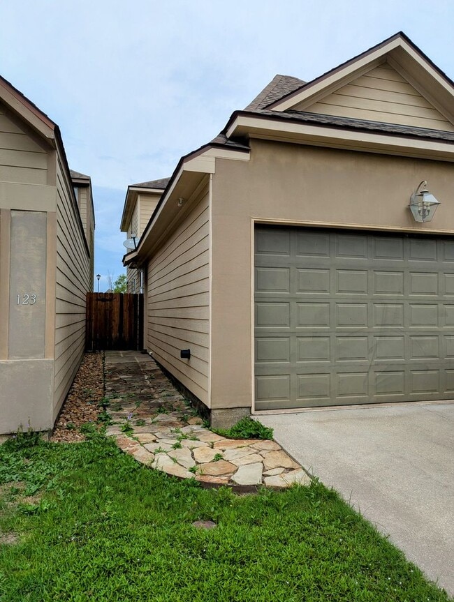 Photo - Luxury Awaits in Miramar!