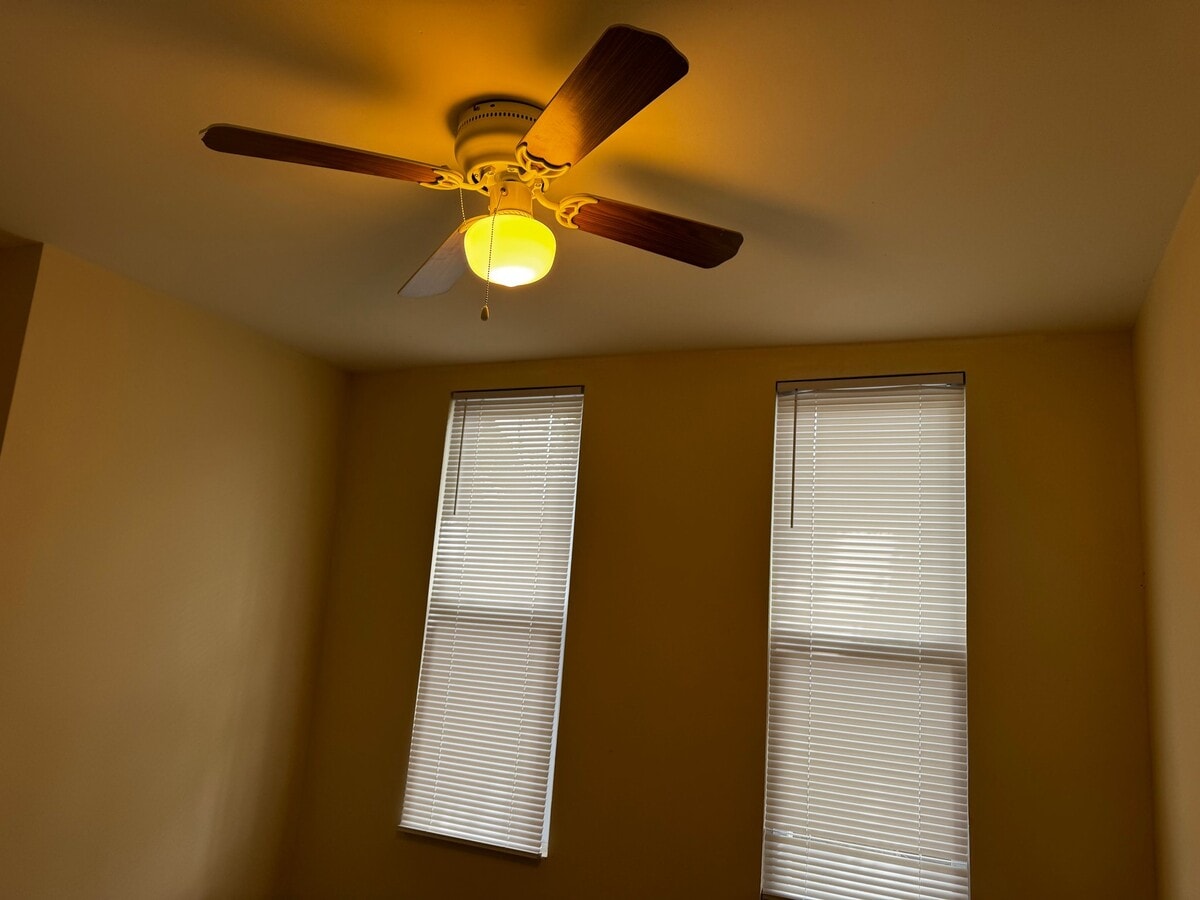Photo - 2560 Bonnaffon St