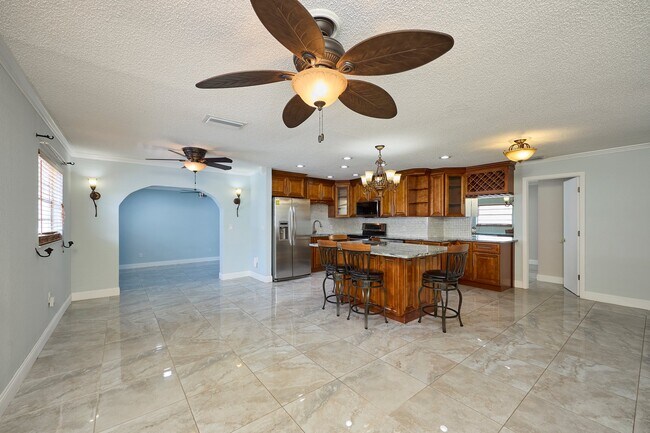 Photo - 6804 N Hubert Ave